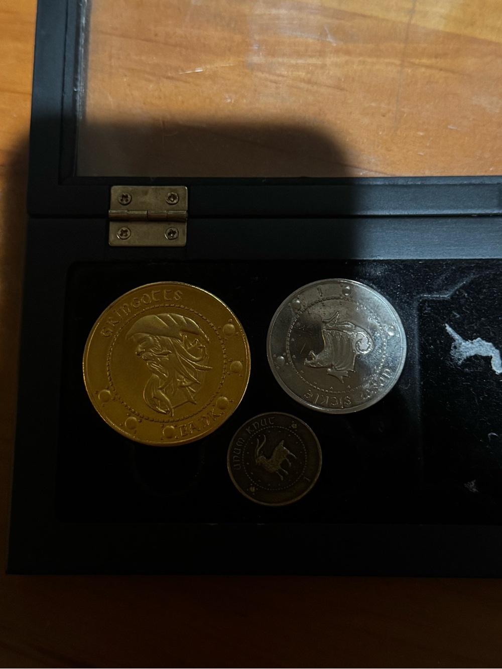 Vintage 2004 Harry Potter Galleon Sickle Knut Coin Set